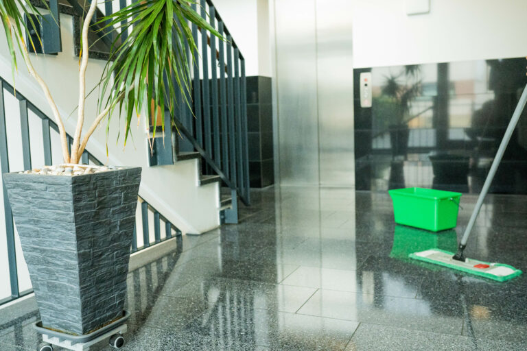 gebäudereinigung-treppenhausreinigung-kitareinigung