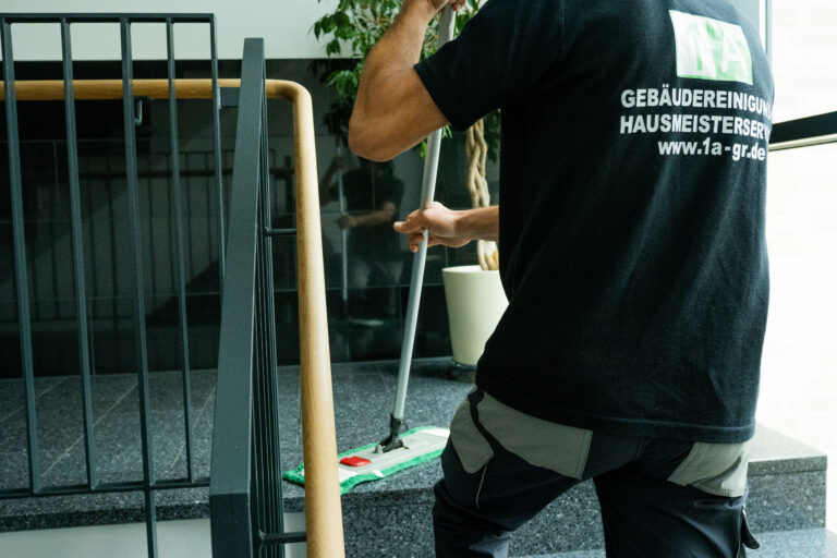 treppenhausreinigung-köln-porz